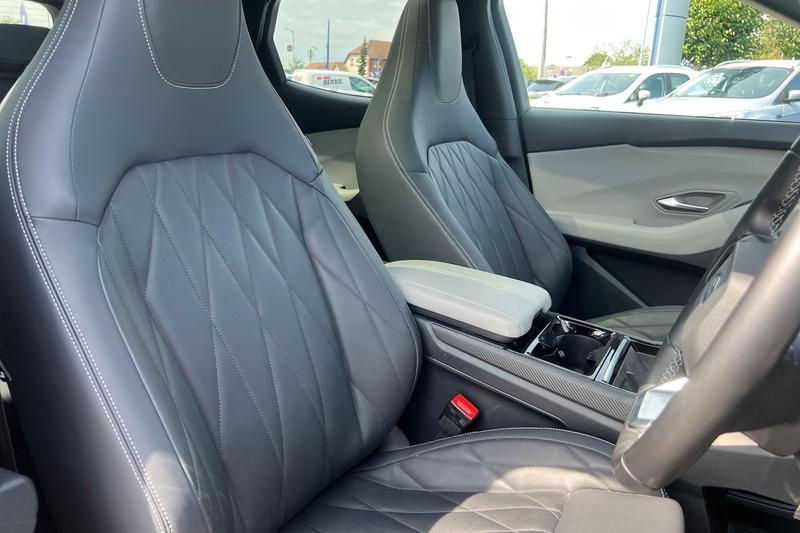 Used Ford Explorer 2024 for sale - 76476821: Photo 17