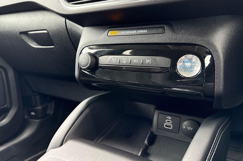 Used Ford Kuga 2025 for sale - 76452948: Photo 27