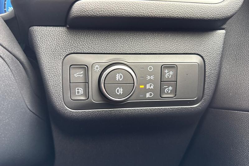 Used Ford Kuga 2025 for sale - 76452948: Photo 30