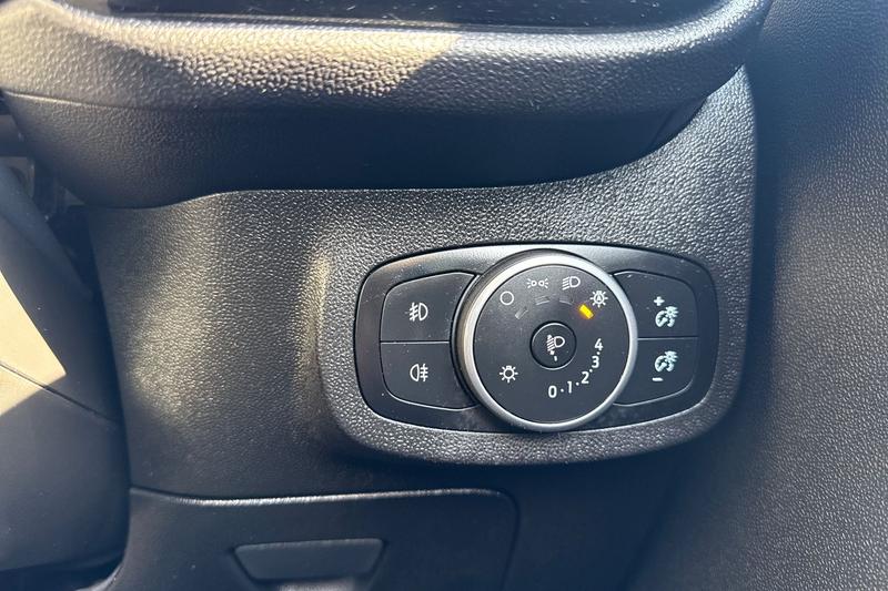 Used Ford Fiesta 2018 for sale - 77941409: Photo 29