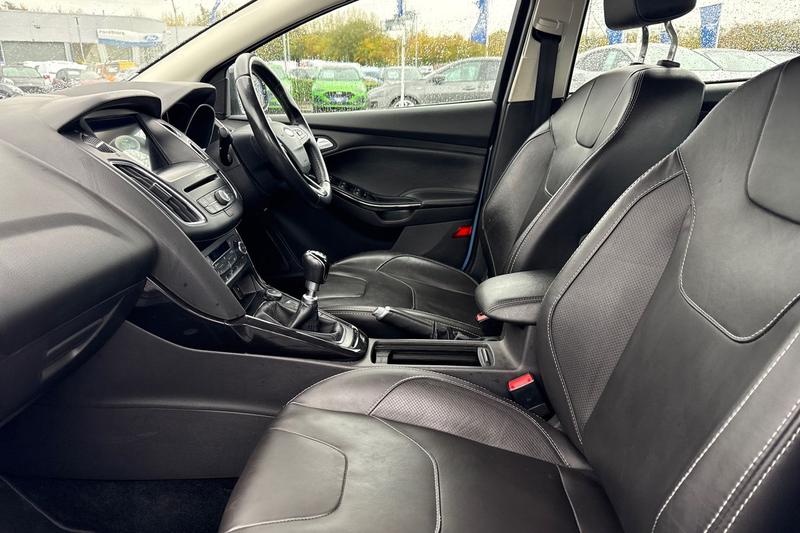 Used Ford Focus 2017 for sale - 76355566: Photo 19