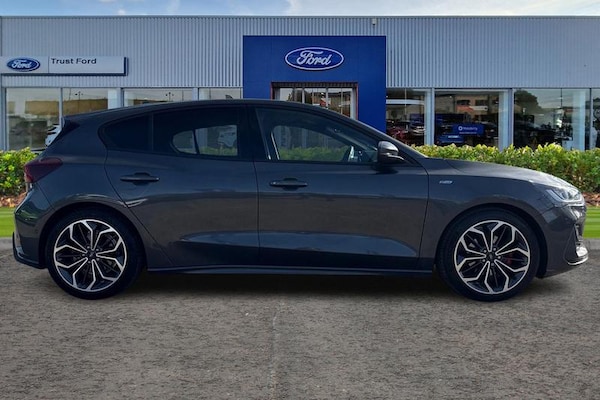 Used Ford Focus 2024 for sale - 74010930: Photo 3
