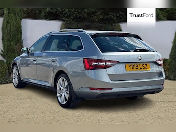 Used Skoda Superb 2019 for sale - 79333654: Photo