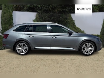 Used Skoda Superb 2019 for sale - 79333654: Photo