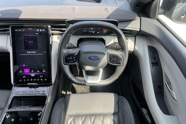Used Ford Explorer 2024 for sale - 76277259: Photo 11