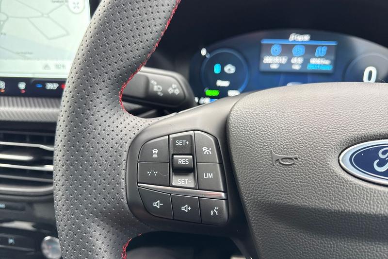 Used Ford Kuga 2025 for sale - 76641089: Photo 32