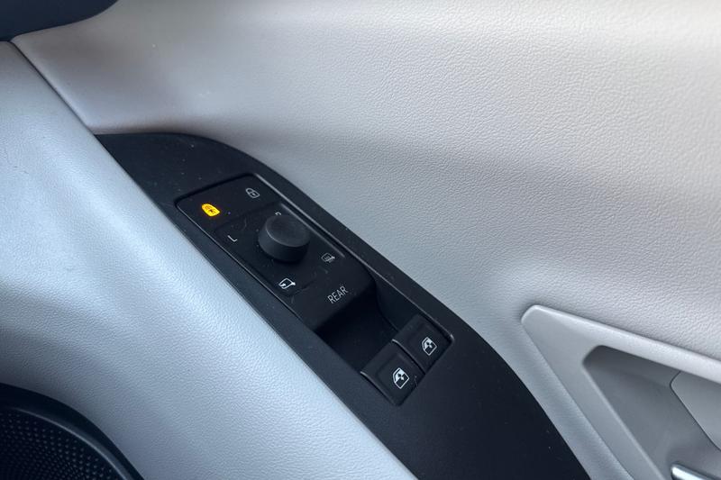 Used Ford Explorer 2024 for sale - 77951250: Photo 16