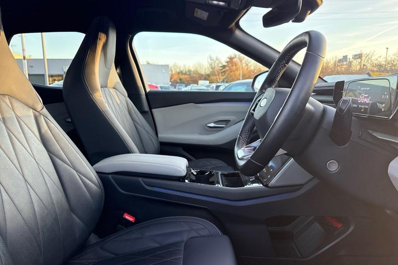 Used Ford Explorer 2024 for sale - 77951250: Photo 17