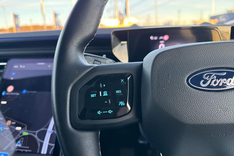 Used Ford Explorer 2024 for sale - 77951250: Photo 30