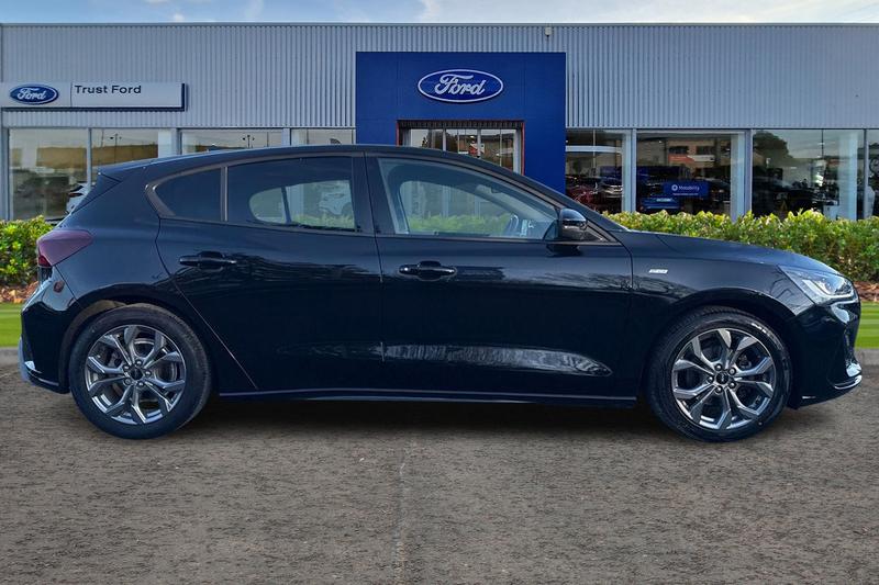 Used Ford Focus 2022 for sale - 76631287: Photo 3