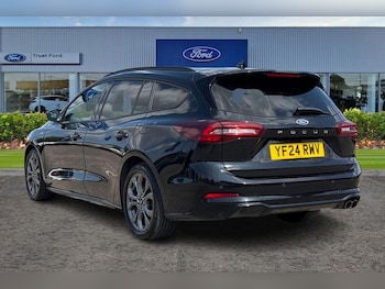 Used Ford Focus 2024 for sale - 76184438: Photo 2