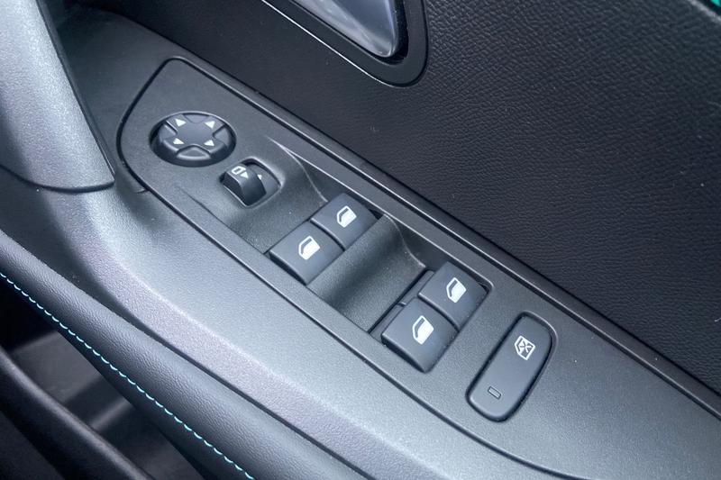 Used Peugeot 2008 2022 for sale - 77025906: Photo 16