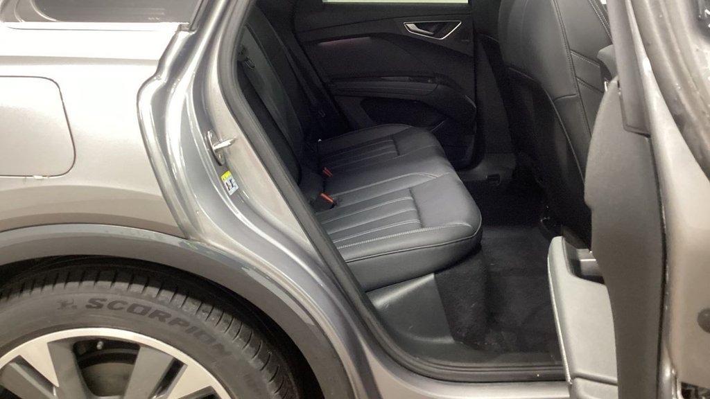 Used Audi Q4 e-tron 2022 for sale - 76868073: Photo 6
