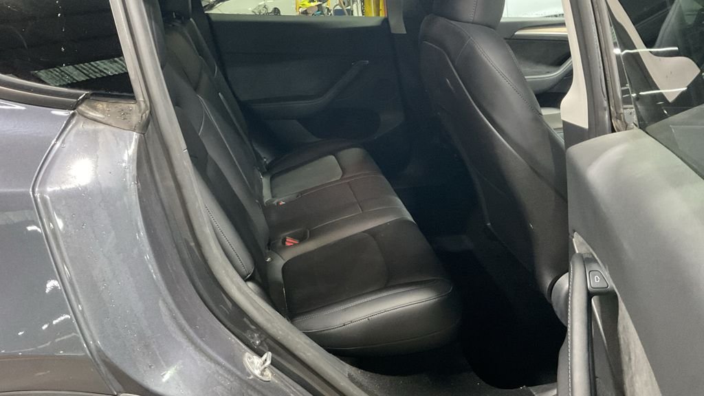 Used Tesla Model Y 2023 for sale - 76883645: Photo 5