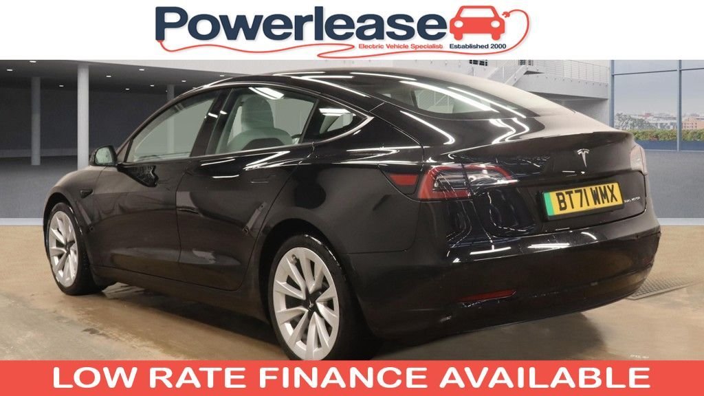 Used Tesla Model 3 2021 for sale - 77065000: Photo 2
