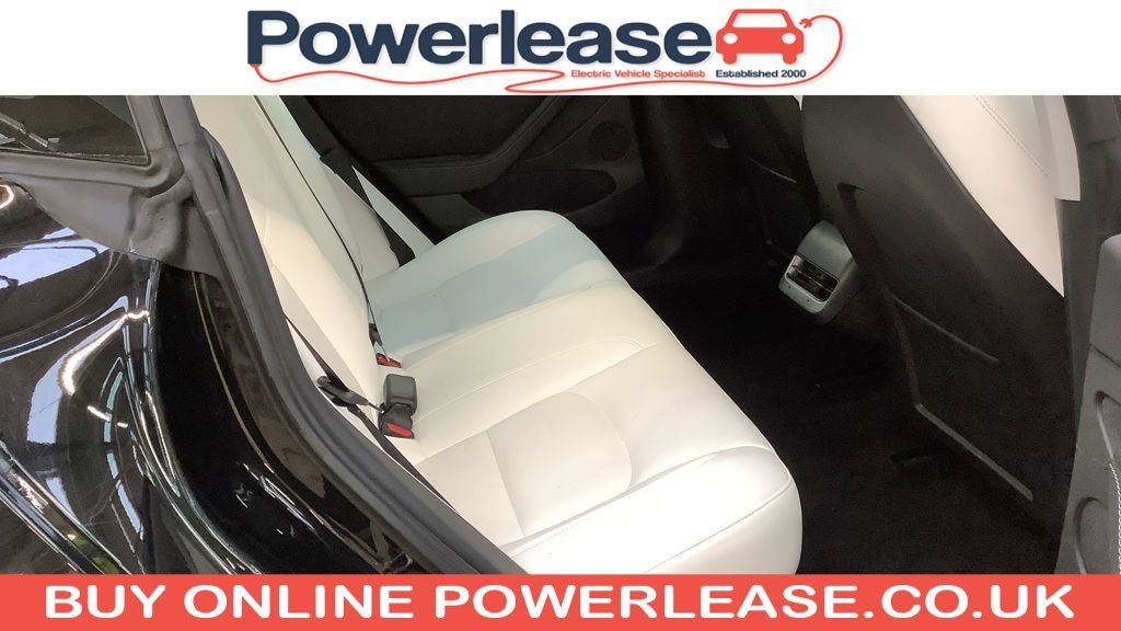Used Tesla Model 3 2021 for sale - 77065000: Photo 5