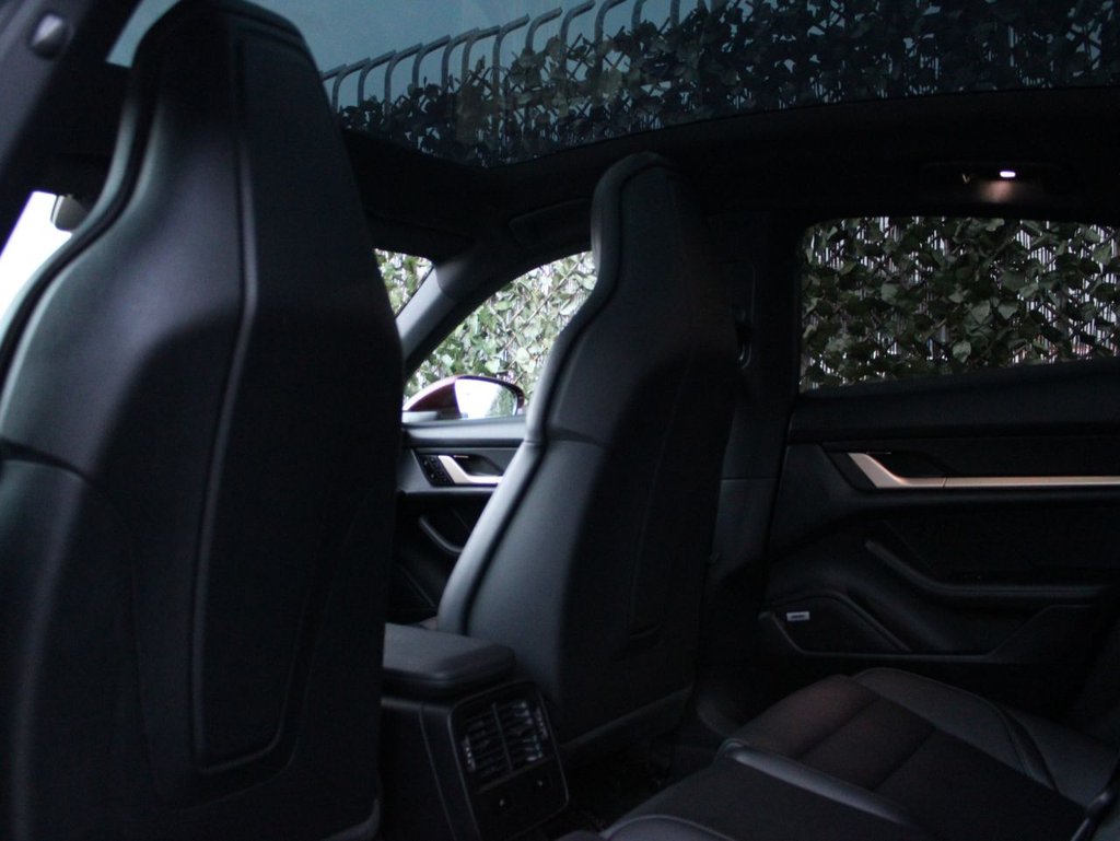 Used Porsche Taycan 2020 for sale - 76784148: Photo 15