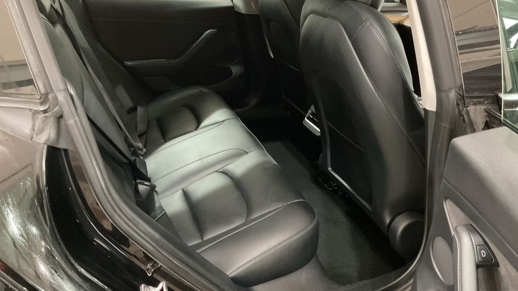 Used Tesla Model 3 2021 for sale - 76962365: Photo 6