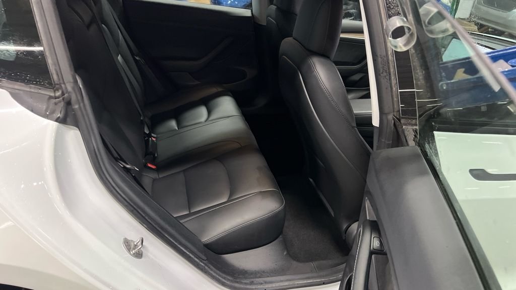 Used Tesla Model 3 2021 for sale - 76962341: Photo 4
