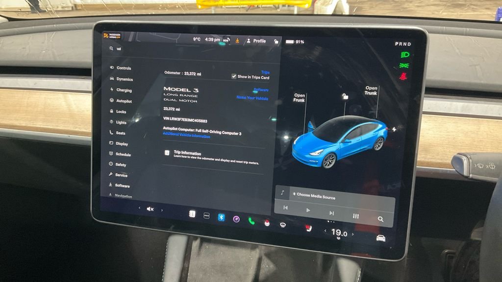 Used Tesla Model 3 2021 for sale - 76962685: Photo 3