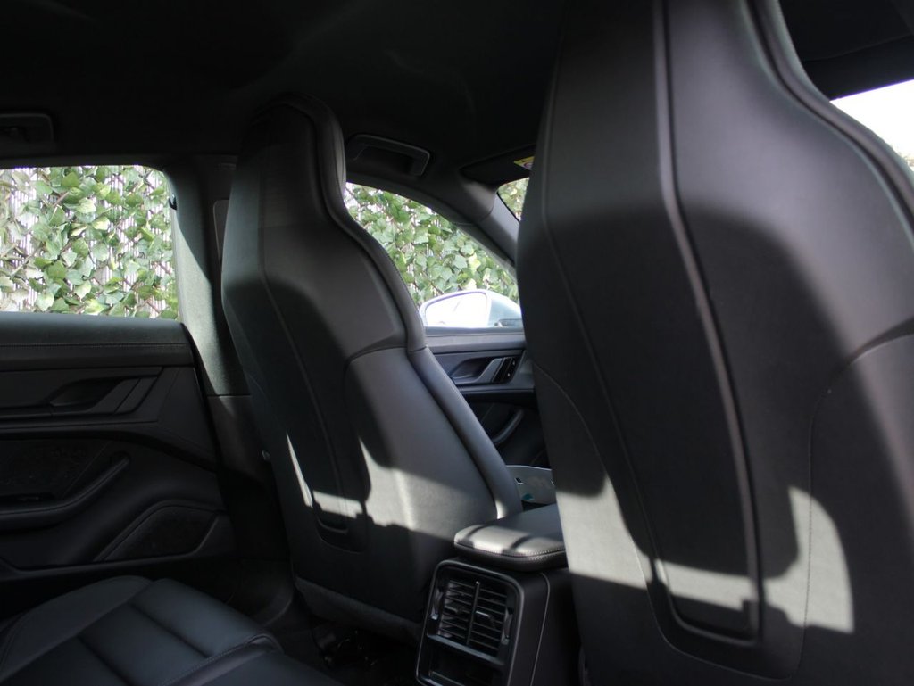 Used Porsche Taycan 2021 for sale - 76581996: Photo 14