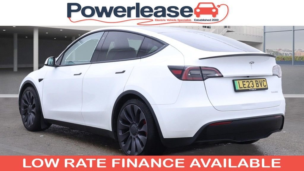 Used Tesla Model Y 2023 for sale - 76655402: Photo 2