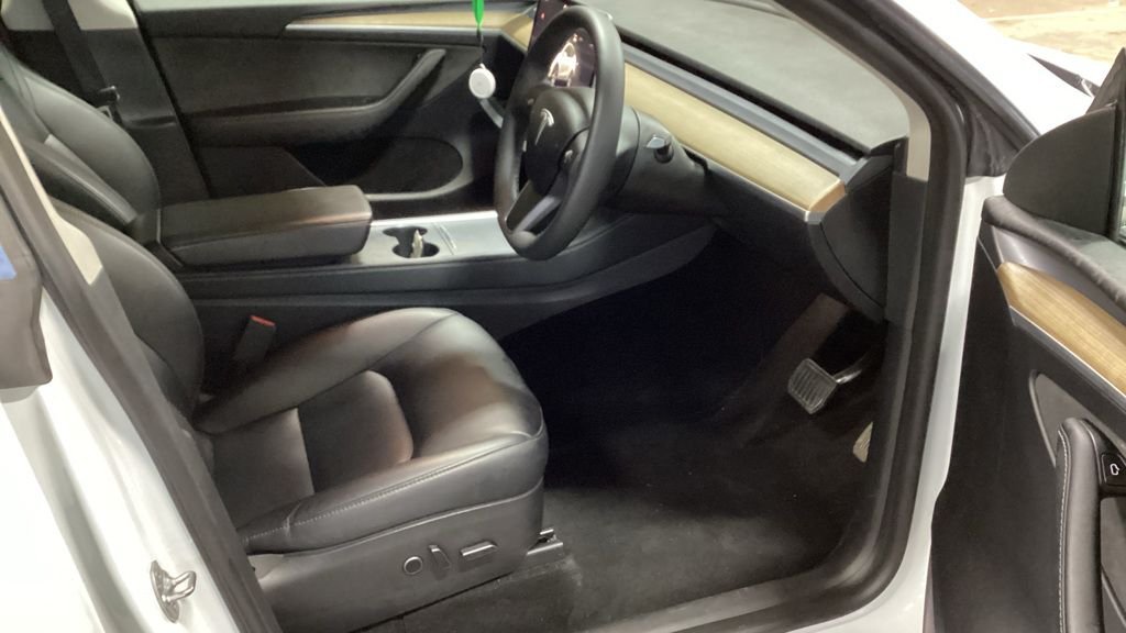 Used Tesla Model Y 2022 for sale - 76962449: Photo 5