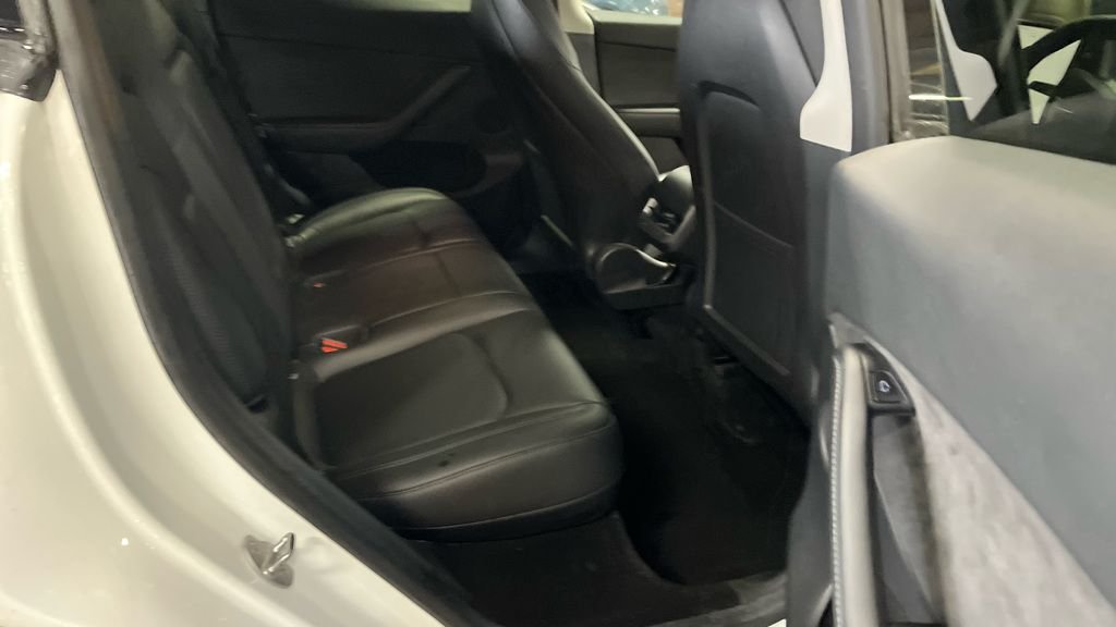 Used Tesla Model Y 2022 for sale - 77920269: Photo 5