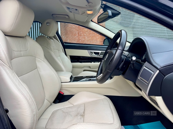 Used Jaguar XF 2011 for sale - 76659637: Photo 21