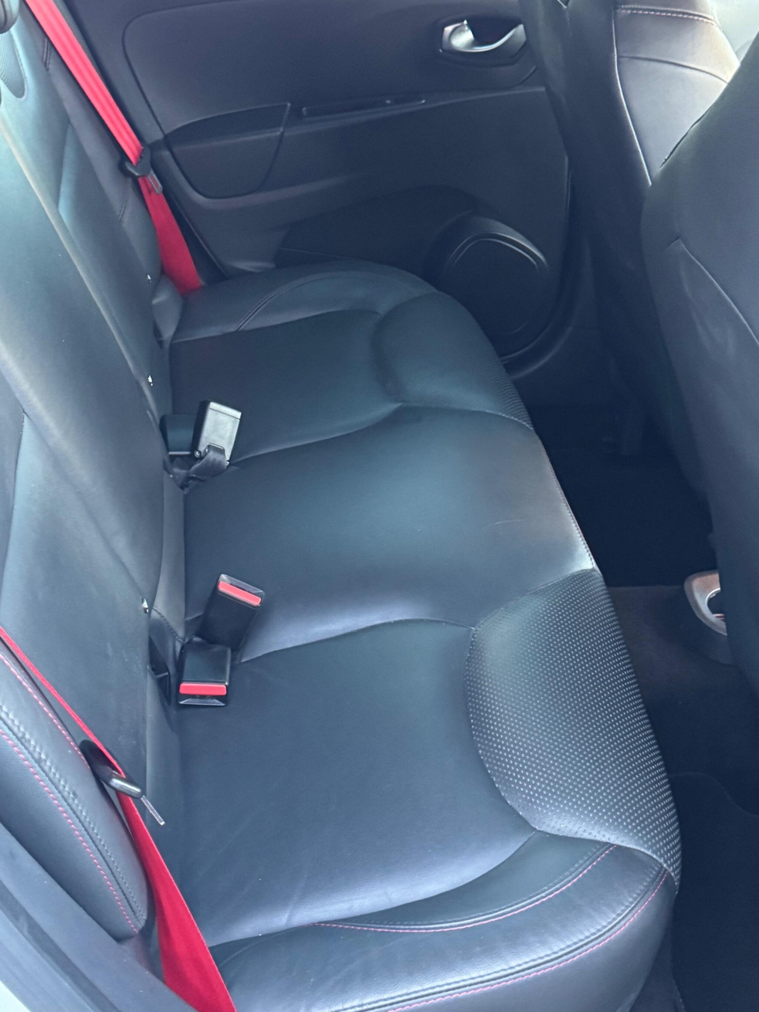 Used Renault Clio 2015 for sale - 76801670: Photo 11