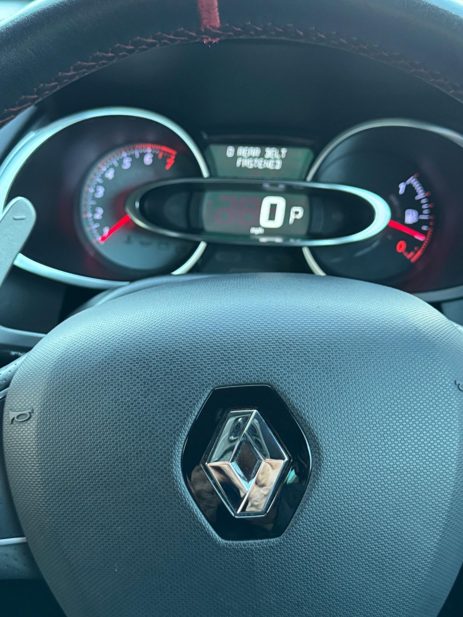 Used Renault Clio 2015 for sale - 76801670: Photo 12