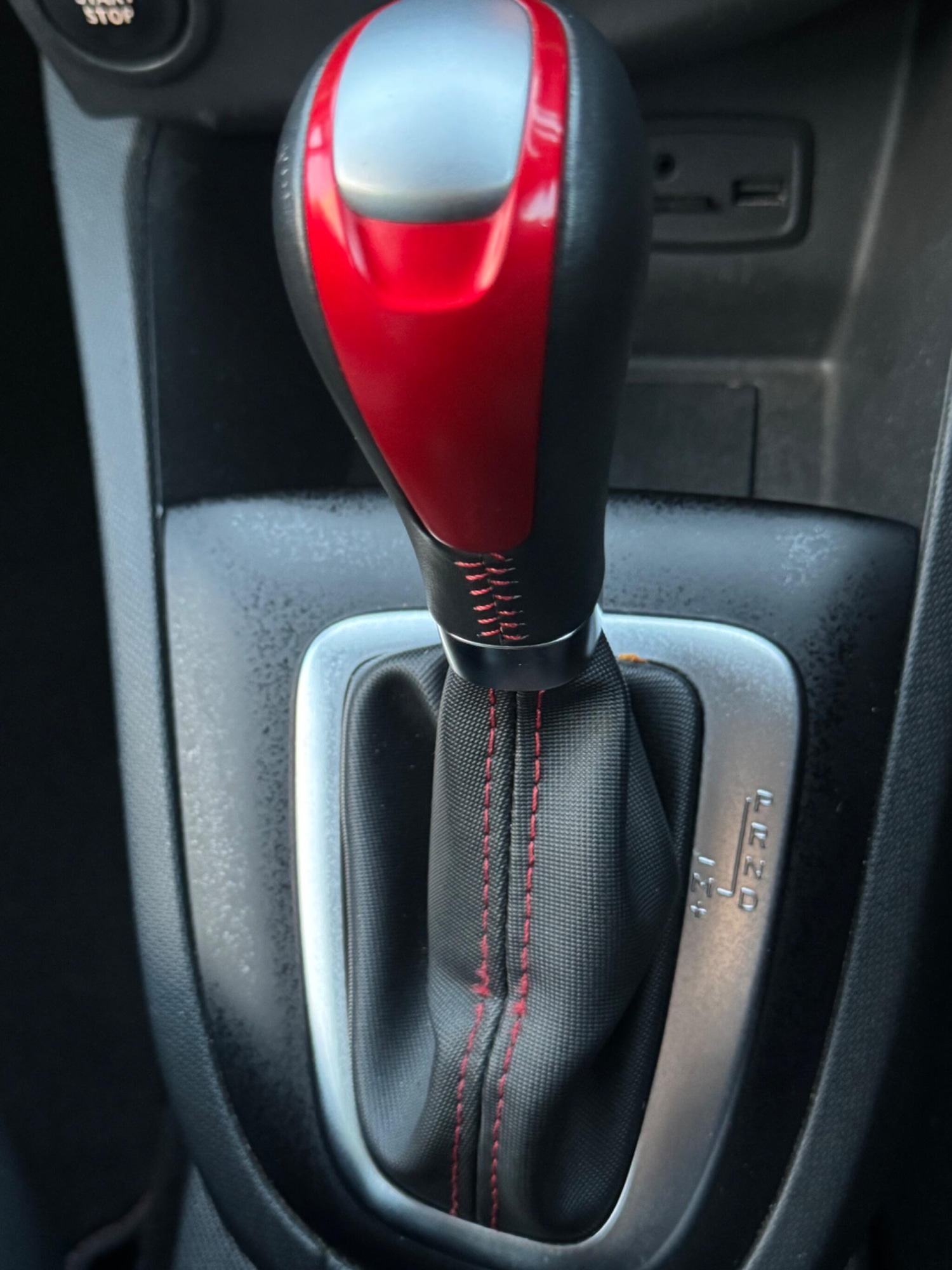 Used Renault Clio 2015 for sale - 76801670: Photo 14