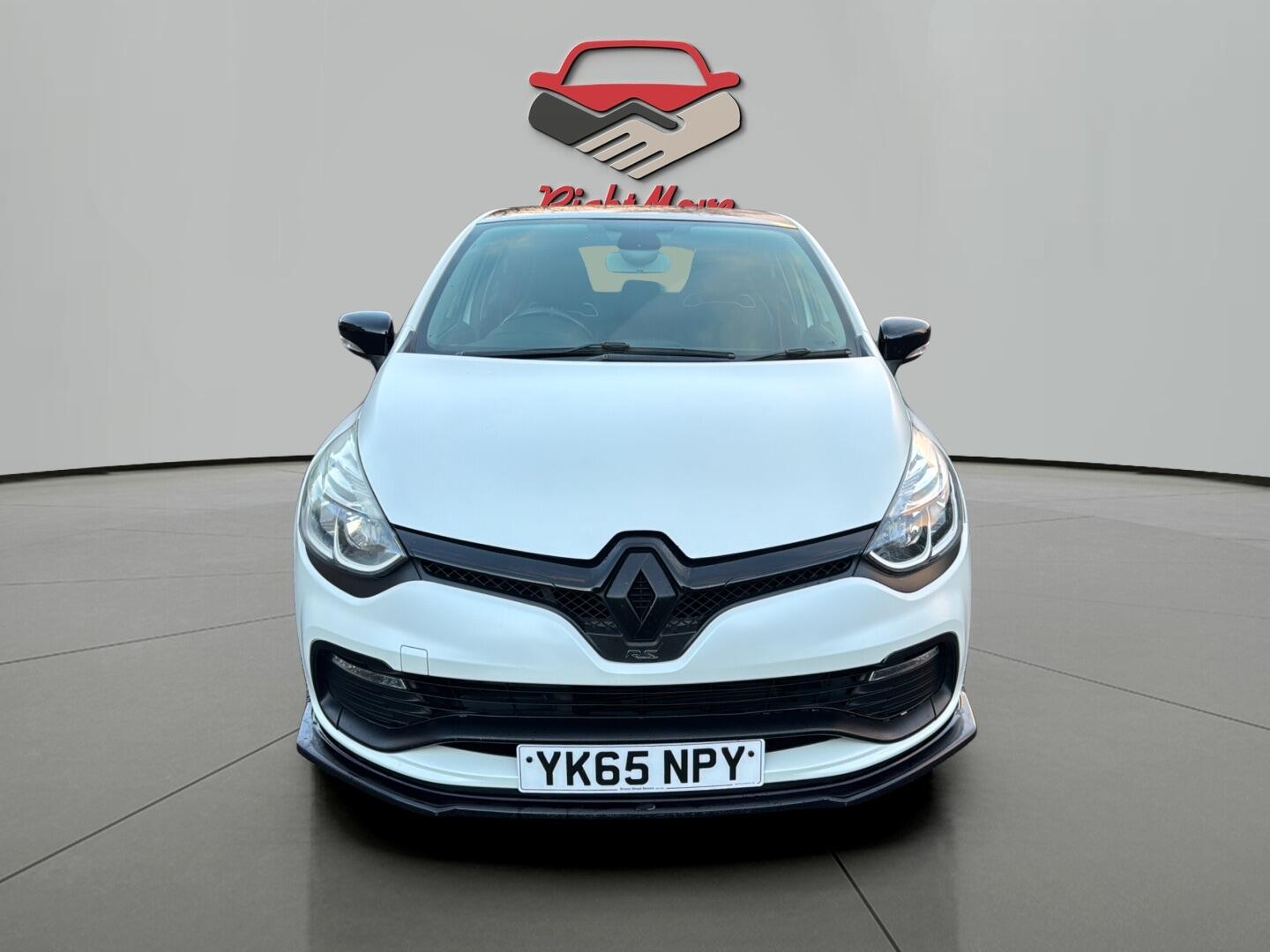 Used Renault Clio 2015 for sale - 76801670: Photo 2