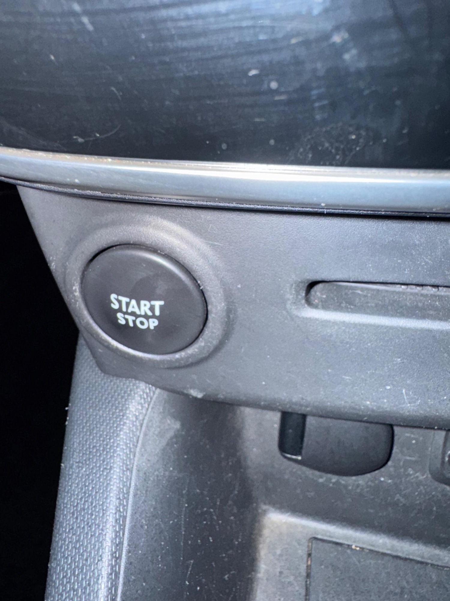 Used Renault Clio 2015 for sale - 76801670: Photo 25