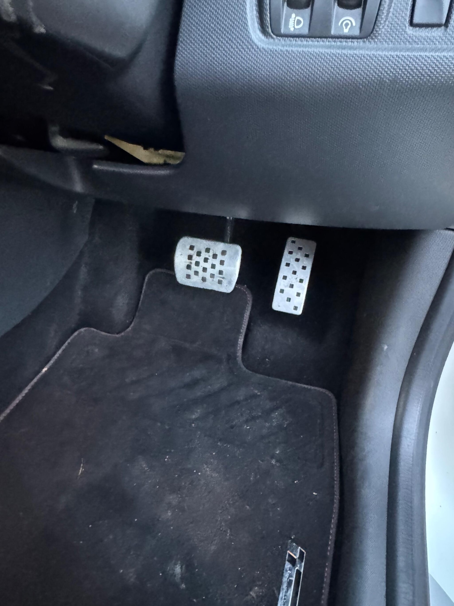 Used Renault Clio 2015 for sale - 76801670: Photo 27