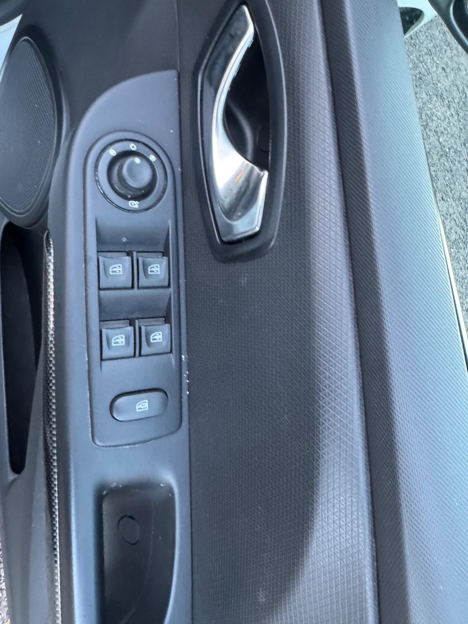 Used Renault Clio 2015 for sale - 76801670: Photo 31