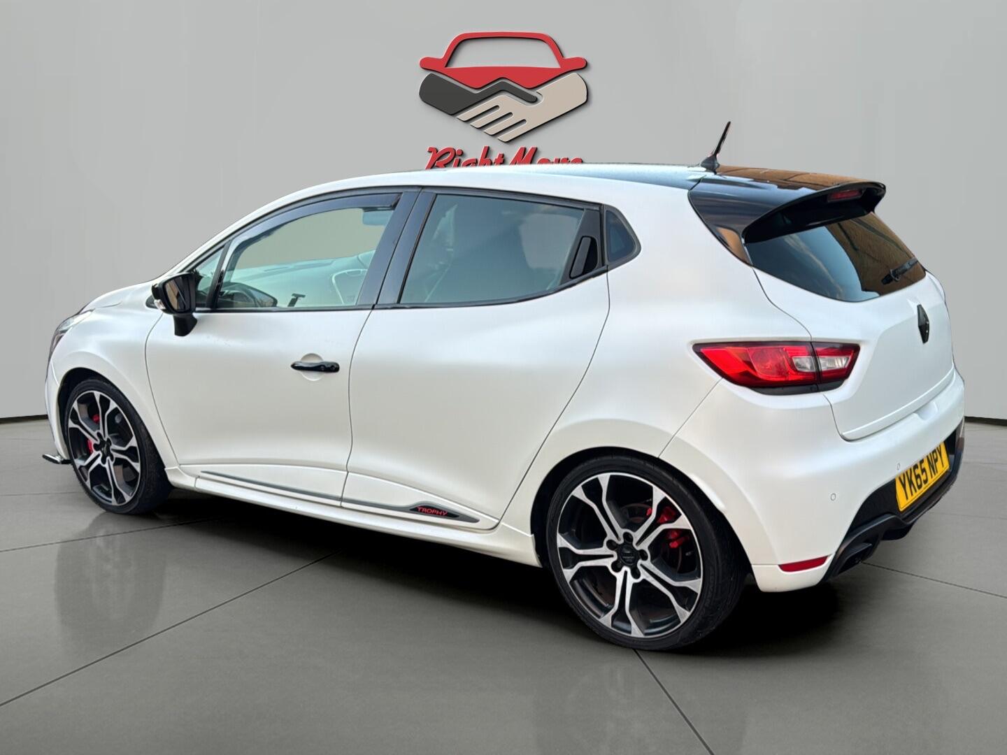 Used Renault Clio 2015 for sale - 76801670: Photo 4