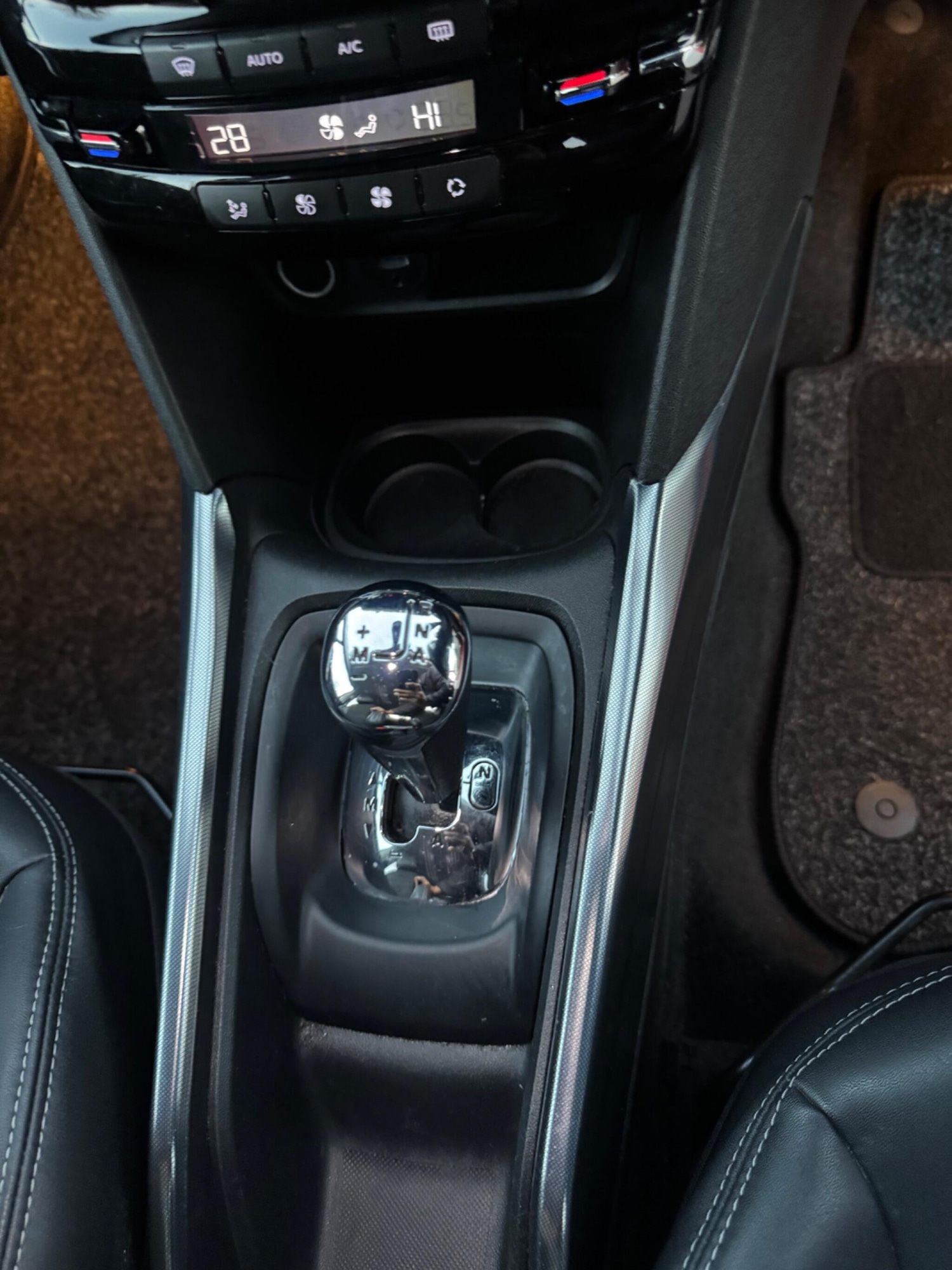 Used Peugeot 2008 2014 for sale - 76823476: Photo 15