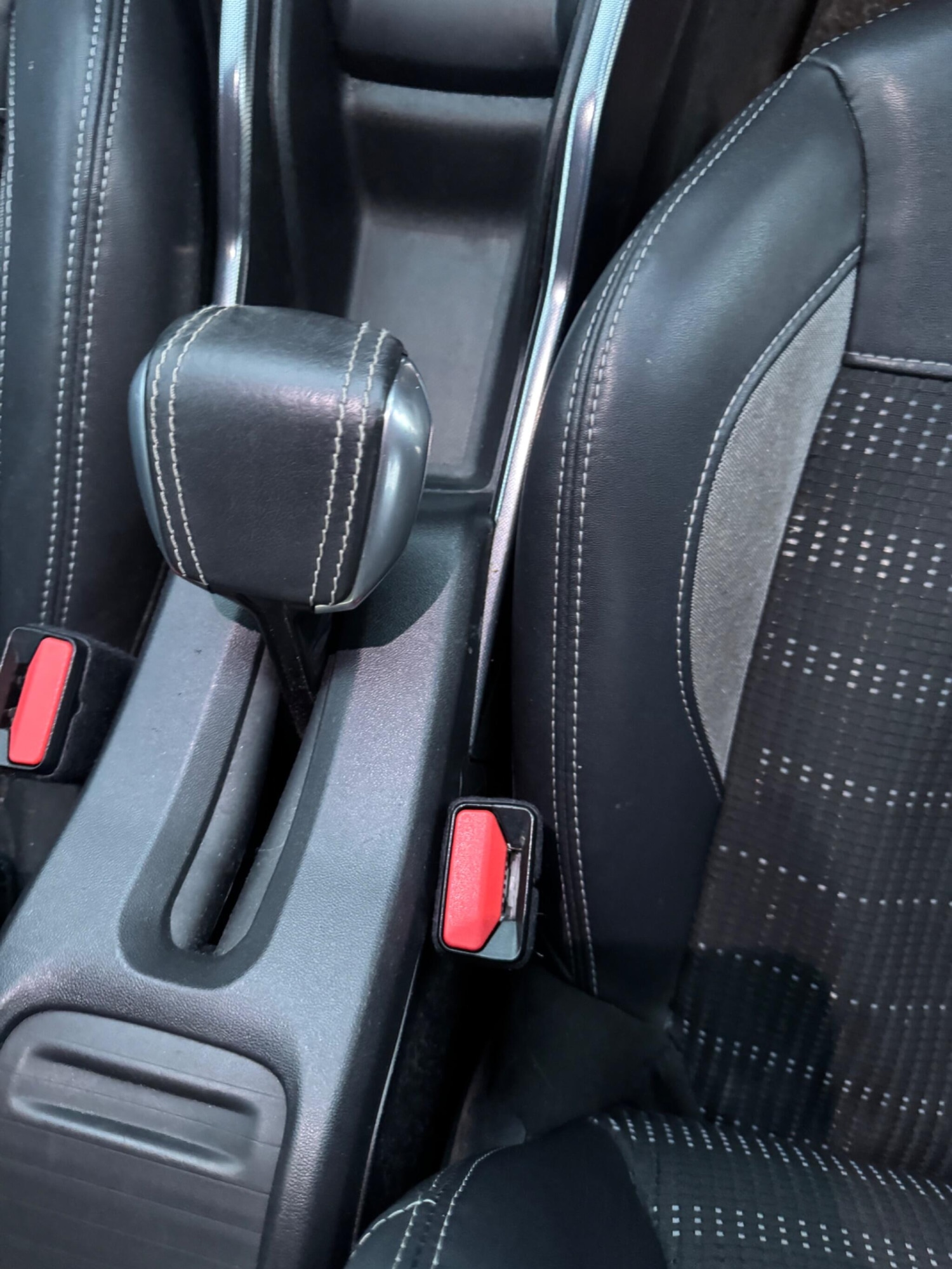 Used Peugeot 2008 2014 for sale - 76823476: Photo 19