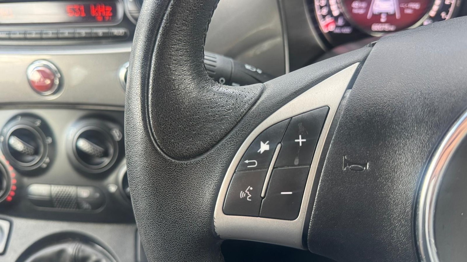 Used Abarth 500 2015 for sale - 77523870: Photo 16