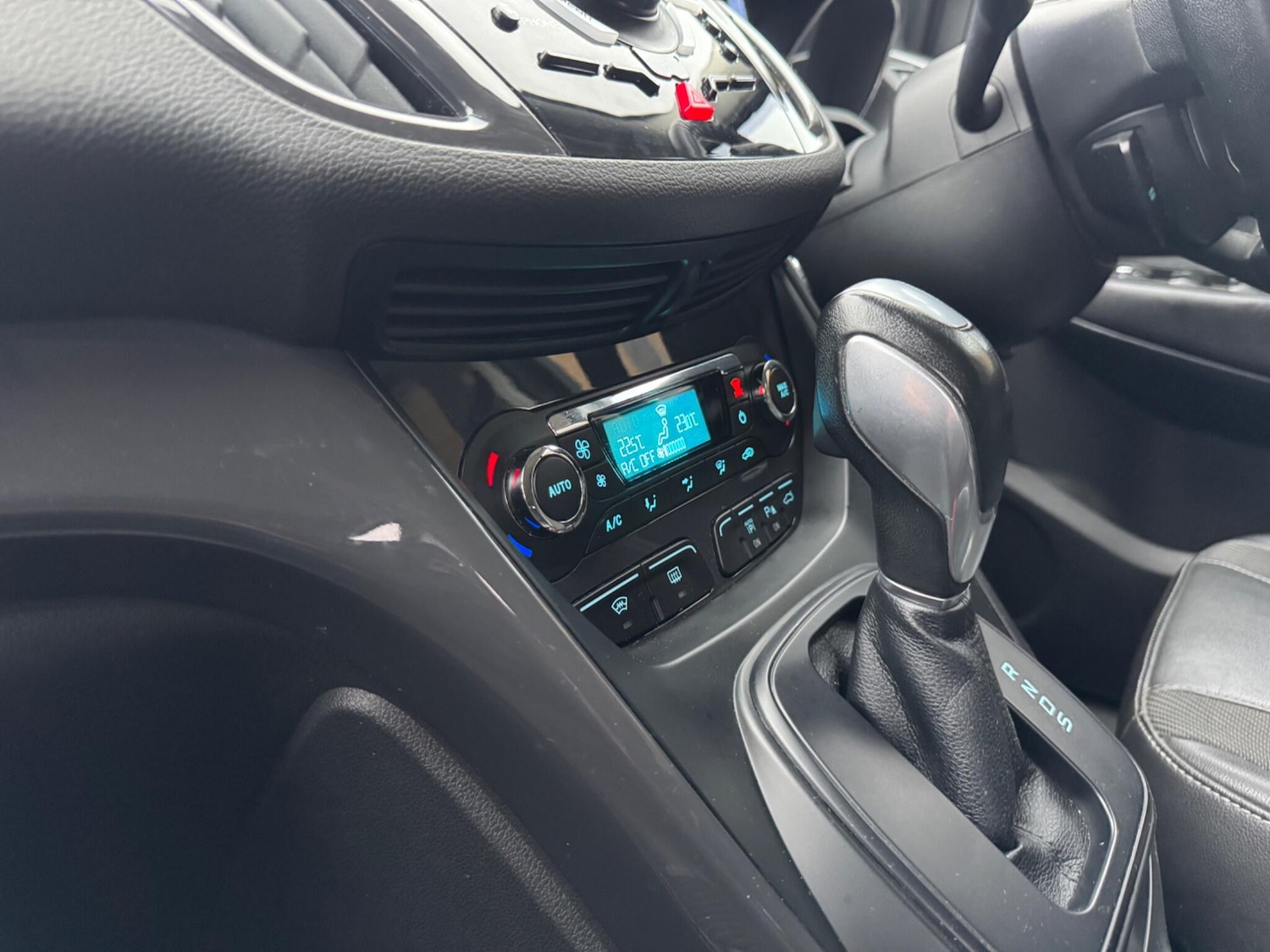 Used Ford Kuga 2014 for sale - 76772157: Photo 24