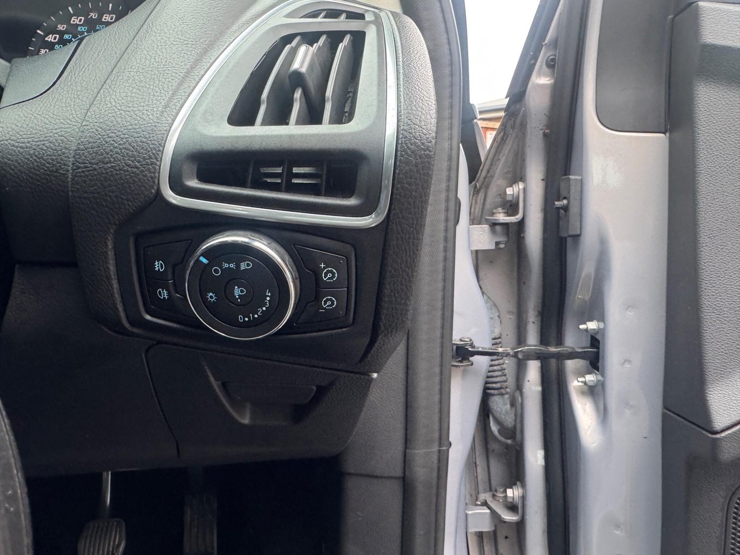 Used Ford Focus 2011 for sale - 76727529: Photo 10