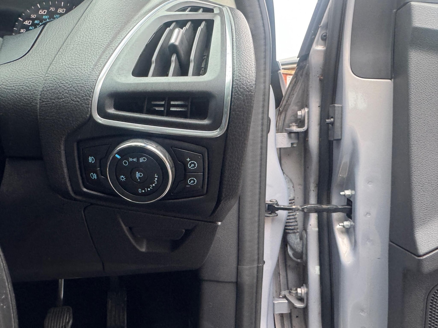 Used Ford Focus 2011 for sale - 76727529: Photo 11