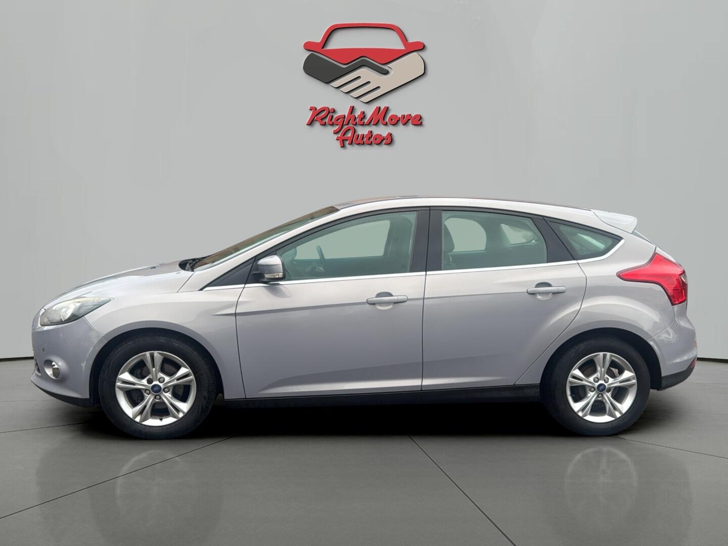 Used Ford Focus 2011 for sale - 76727529: Photo 2