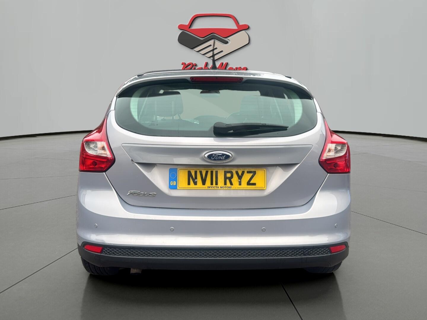 Used Ford Focus 2011 for sale - 76727529: Photo 4