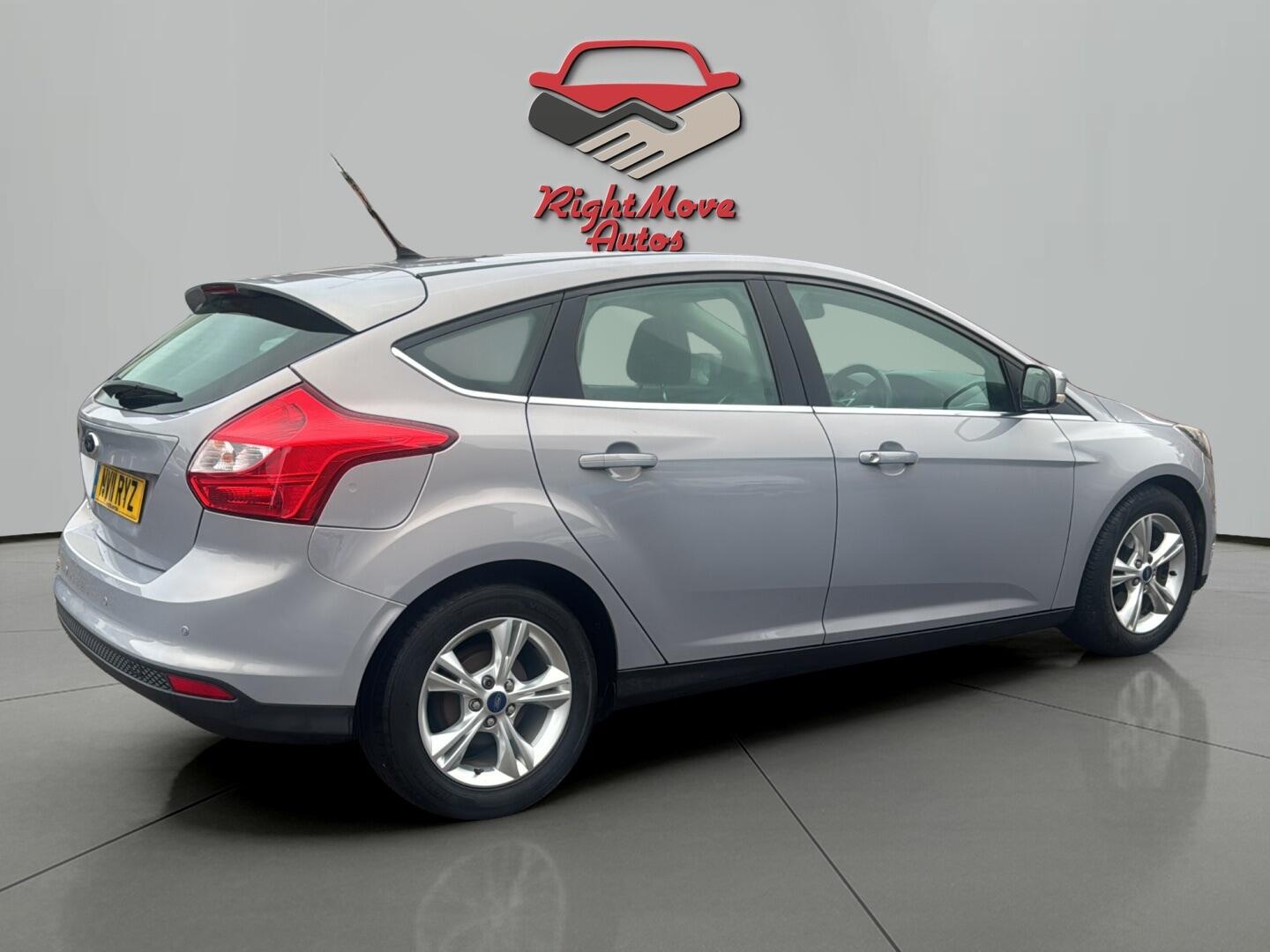Used Ford Focus 2011 for sale - 76727529: Photo 5