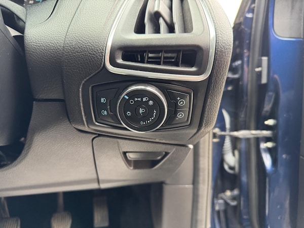 Used Ford Focus 2011 for sale - 76269603: Photo 12