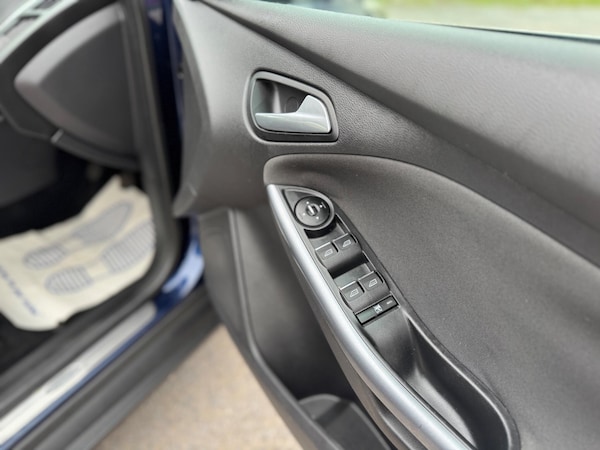 Used Ford Focus 2011 for sale - 76269603: Photo 13