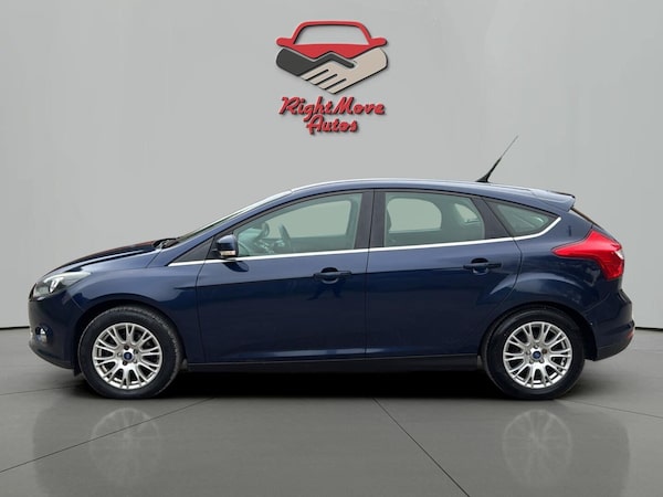 Used Ford Focus 2011 for sale - 76269603: Photo 2