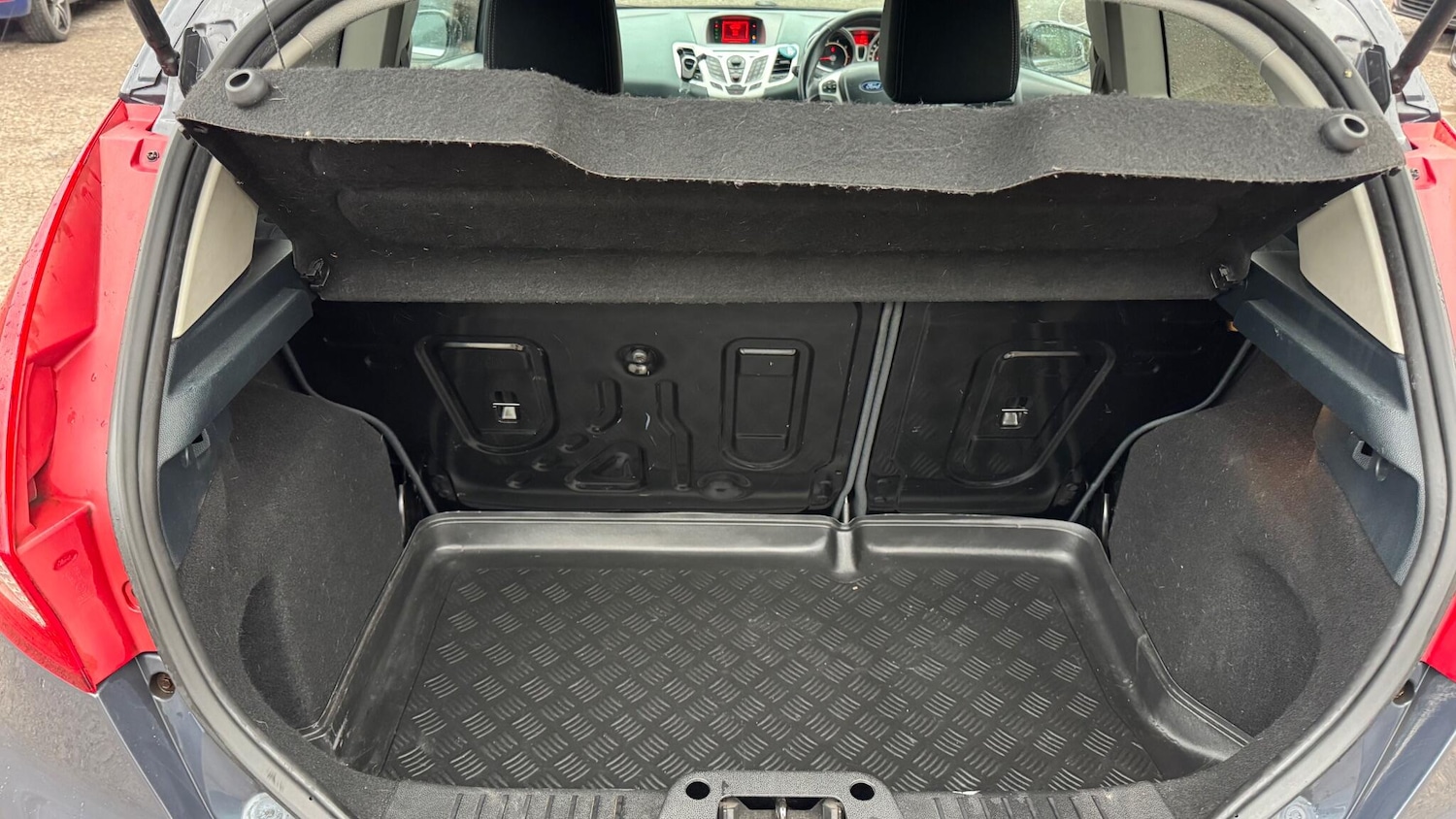 Used Ford Fiesta 2011 for sale - 78220172: Photo 11